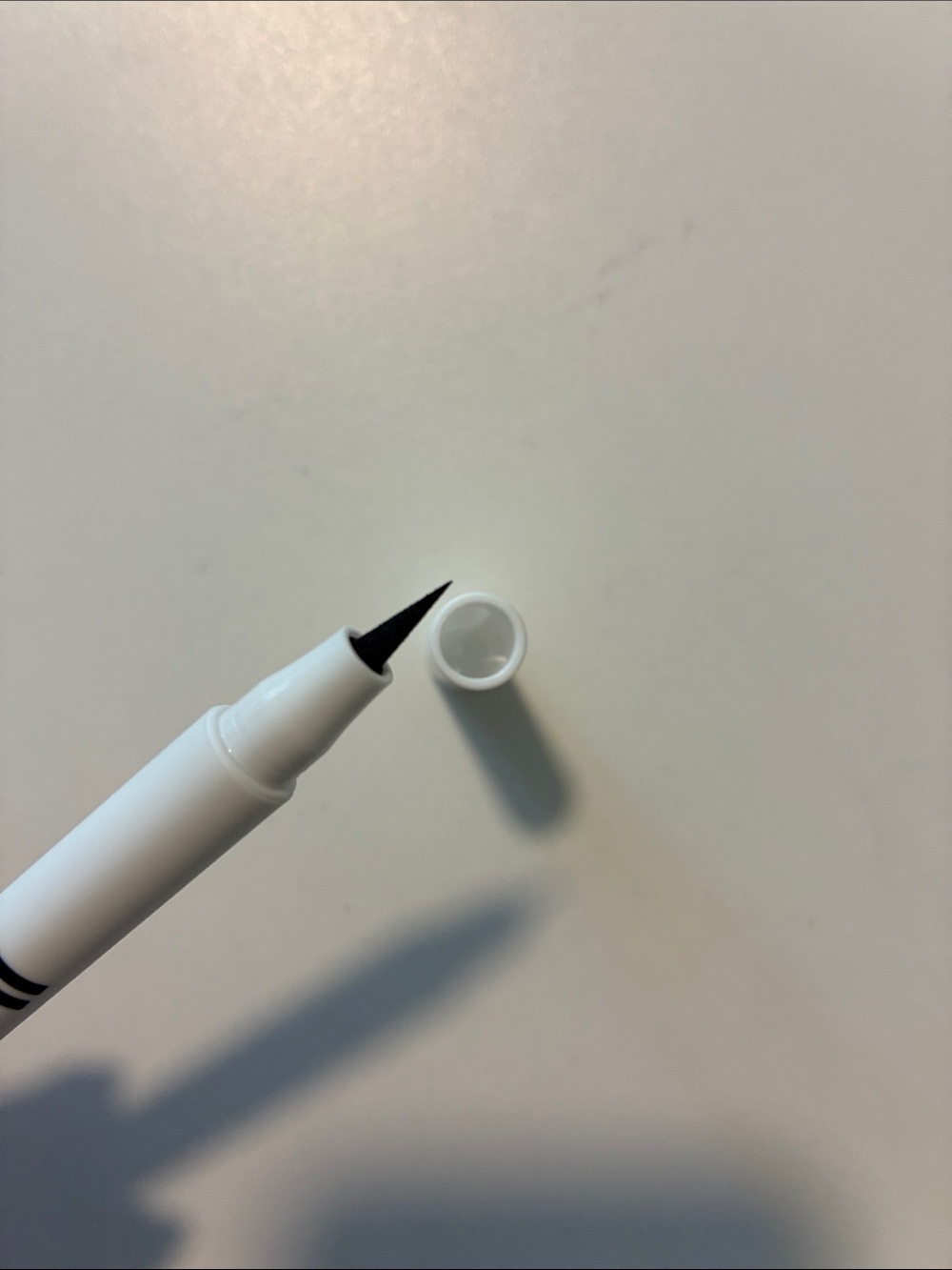 Il Makiage Black Card Liquid Eyeliner - Picture 3 of 3